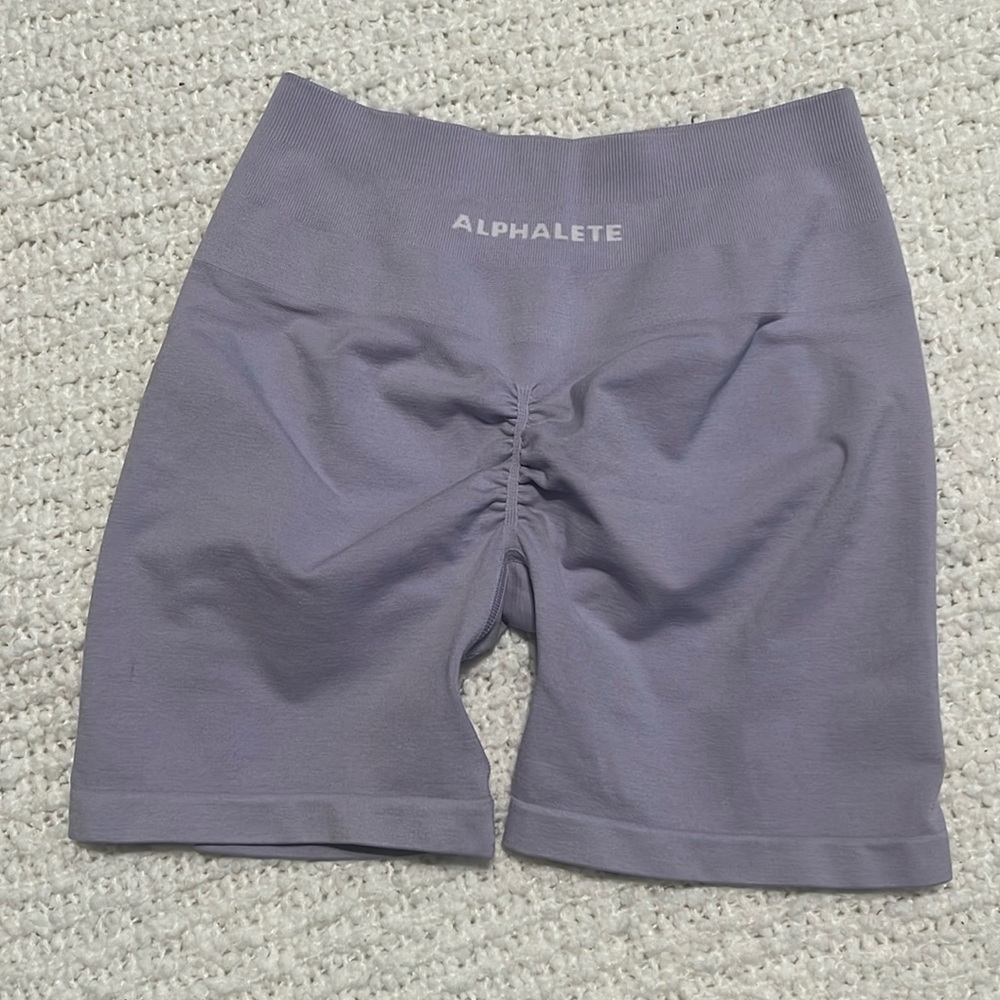 Alphalete Woman’s Amplify Short 4.5” - Mystic Lilac NWOT